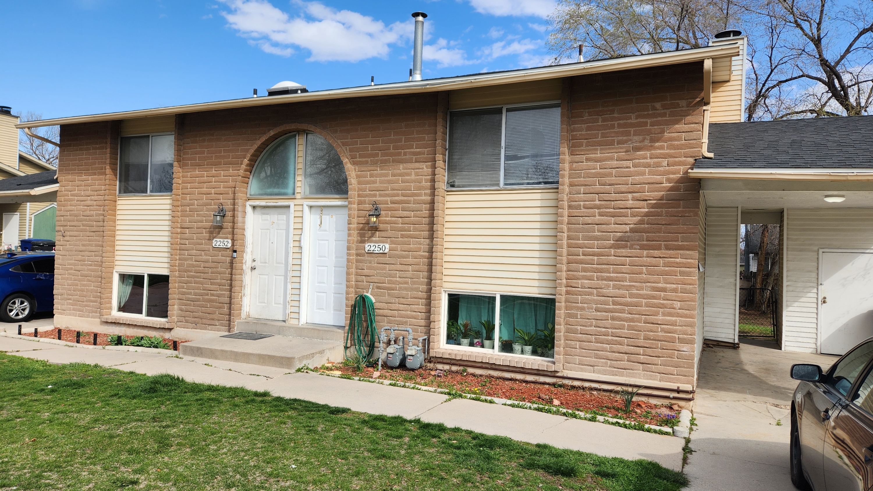 2250 West Bonniebrook