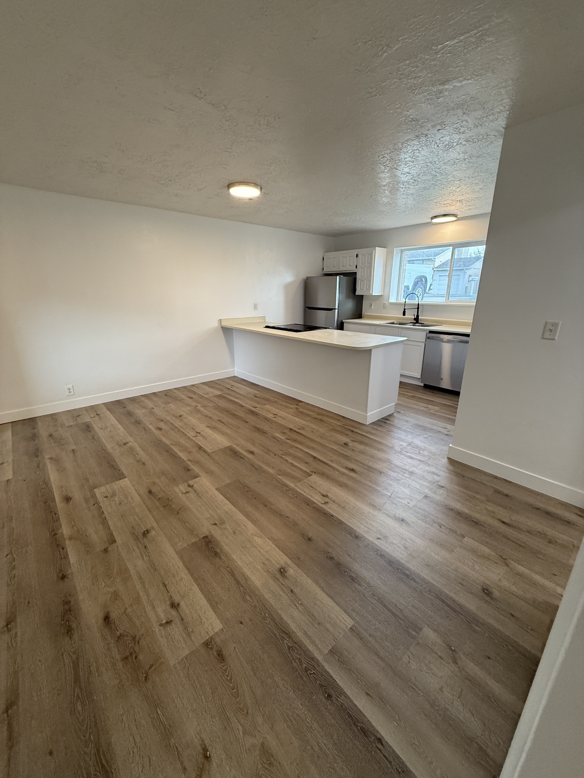 2252 West Bonniebrook